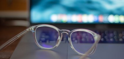 Oprawki okularowe – na co zwrócić uwagę podczas wyboru okularów korekcyjnych?